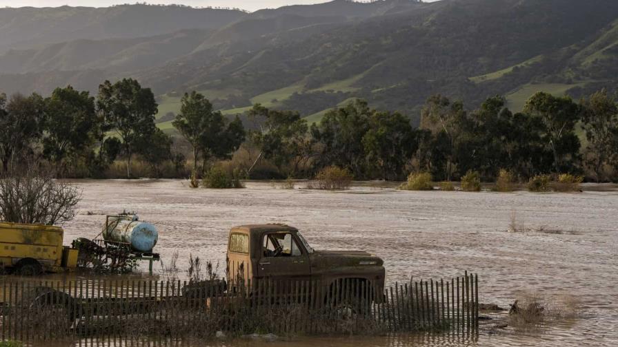 Nueva tormenta amenaza con más inundaciones a California, que ya cuenta 19 muertos