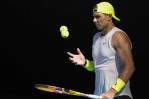 Nadal y Djokovic llegan a Australia en situaciones opuestas