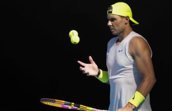 Nadal y Djokovic llegan a Australia en situaciones opuestas