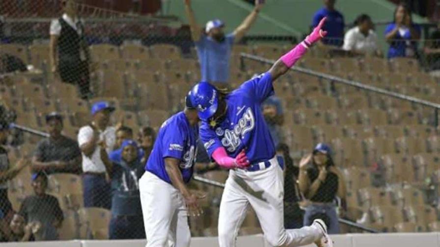 Pocos asistieron al primer partido de la final; fanáticos denuncian mercado negro se adueña de entradas al Quisqueya Pocos asistieron al primer partido de la final; fanáticos denuncian mercado negro se adueña de entradas al Quisqueya