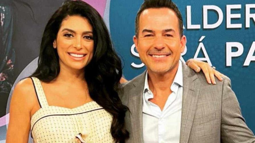 Pareja del presentador Carlos Calderón habla del despido de Univision