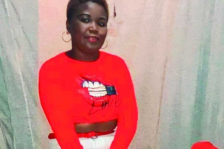 Tenía 39 años. La mató de varias puñaladas su pareja en la casa que compartían. Un hermano de la víctima dijo que eran frecuentes las discusiones entre ella y el feminicida, quien huyó después de cometer el feminicidio. Ocurrió el 26 de noviembre en el sector Benerito, del municipio de Higüey.