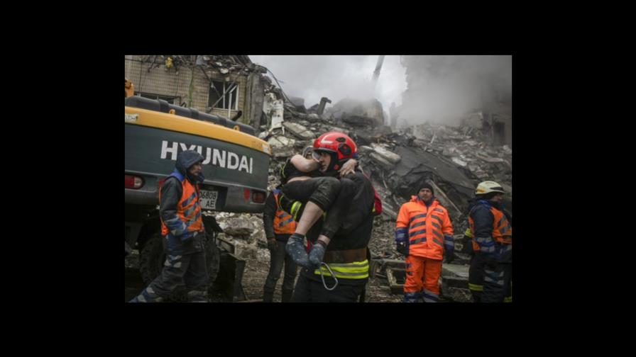 Putin se congratula por la dinámica positiva de sus tropas en Ucrania