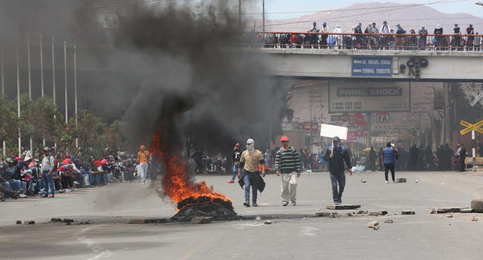 Perú reporta tránsito interrumpido en diez regiones por las protestas