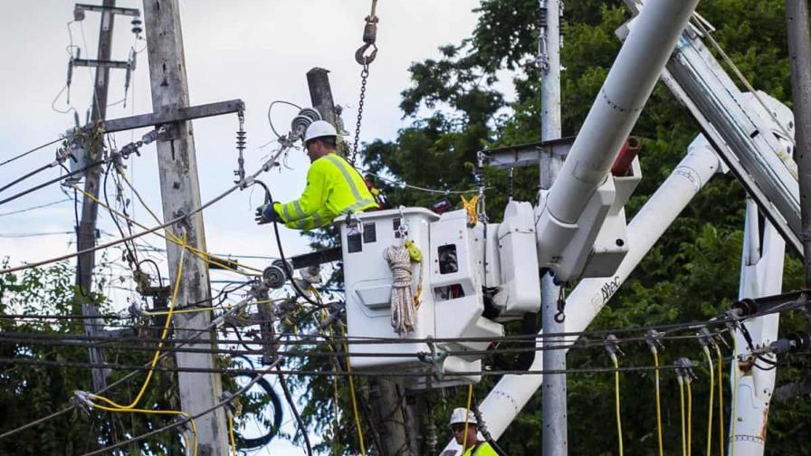 Puerto Rico privatizará generación eléctrica ante apagones