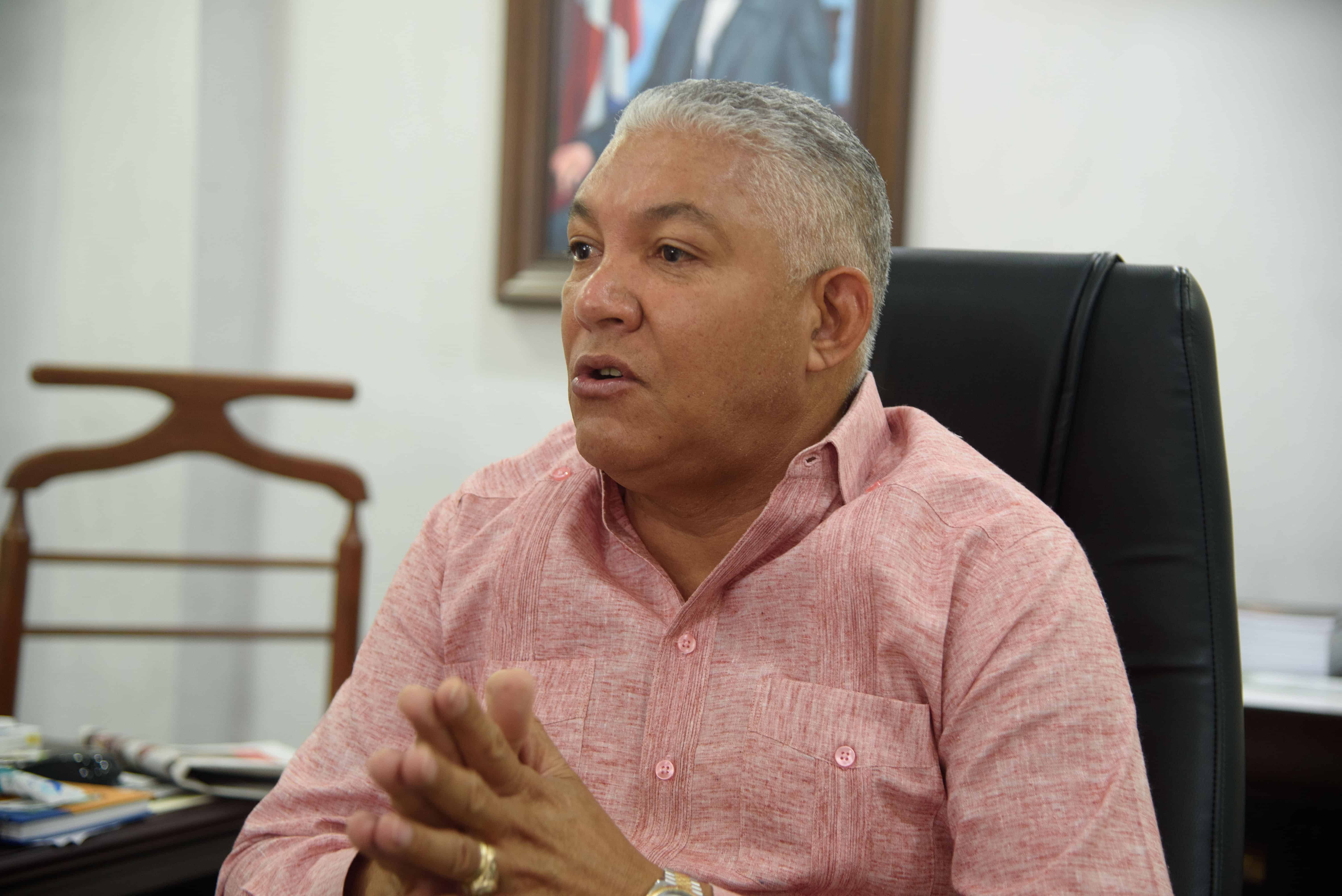 Radhamés González, director de la Omsa. 