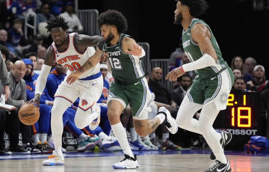 Julius Randle anota 42 en el triunfo de los Knicks sobre Pistons