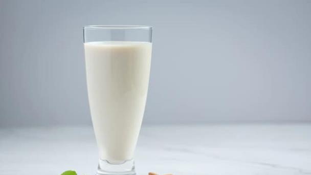 ¿Son buenas las leches vegetales?