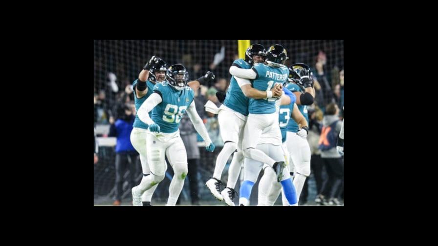 Los Jags encuentran la forma de salir de grandes atolladeros