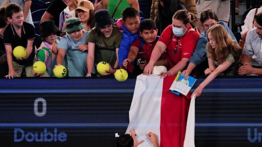 Vetan banderas rusas y bielorrusas en Abierto de Australia Vetan banderas rusas y bielorrusas en Abierto de Australia