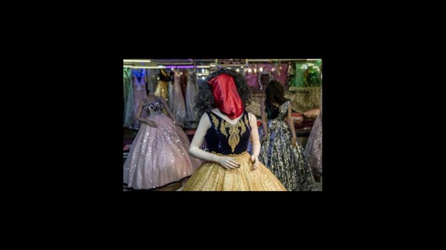 Talibán exige cubrir cabezas de maniquíes en Kabul