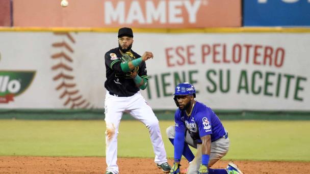 El Licey apuesta a Hall para poner la serie a punto de mate