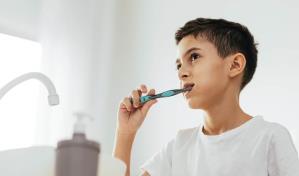 Cómo hacer que los niños adopten el hábito de lavarse los dientes