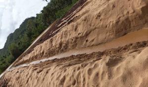 Denuncian que se esté secando un humedal para evitar pesca de anguila en Samaná