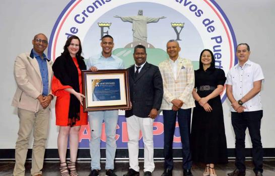 Carela y Rae ganan premios Atleta y Cronista del Año en Puerto Plata