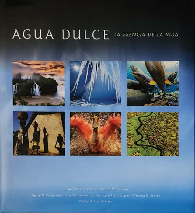 Cristina Goettsch Mittermeier <em></noscript>et al.</em><br />Cemex, México, 2010<br />300 págs. </p>
<p>Este extraordinario libro de colección, ilustrado con impactantes fotografías, nos recuerda el valor del agua dulce y limpia.<br />” src=”https://resources.diariolibre.com/images/2023/01/18/interfaz-de-usuario-grafica-sitio-web-41394829.jpg”></picture></figure>
<div>
<p><span><strong>AGUA DULCE<br />LA ESENCIA DE LA VIDA<br /></strong></span></p>
<p>Cristina Goettsch Mittermeier <em>et al.</em>Cemex, México, 2010300 págs. Este extraordinario libro de colección, ilustrado con impactantes fotografías, nos recuerda el valor del agua dulce y limpia.</p>
</div>
</li>
<li>
<figure>
<p><img decoding=