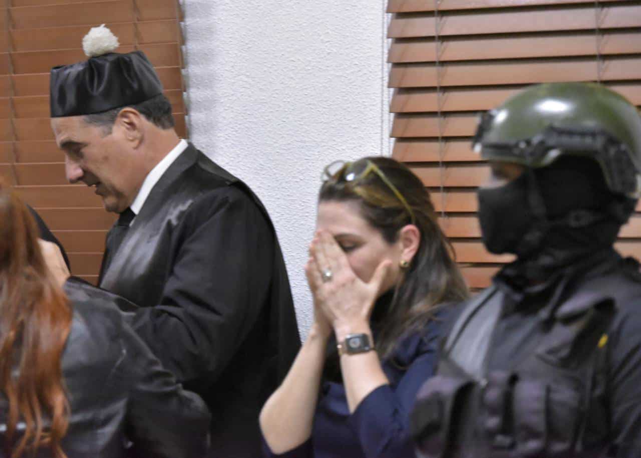 La esposa de Jean Alain Rodríguez, María Isabel Pérez, reacciona tras escuchar la decisión del Juez Amauri Martínez.