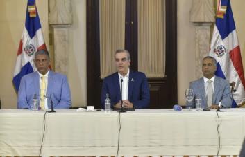 Luis Abinader llama ignorantes a los que se oponen al fideicomiso público