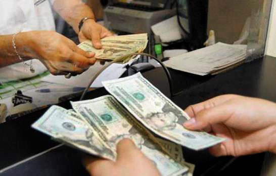 Flujo de remesas disminuyó 5.2 % en 2022, según cifras del Banco Central