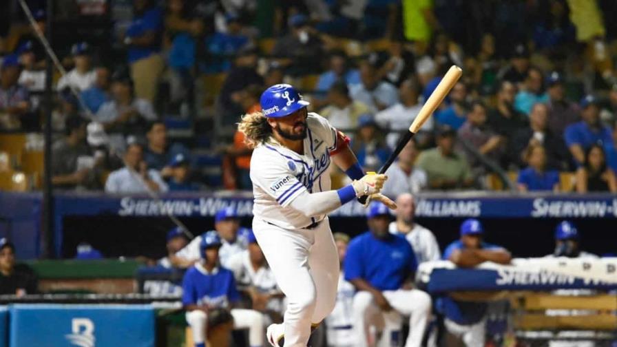 Los Tigres del Licey castigan el pitcheo oriental y logran victoria en el Quisqueya