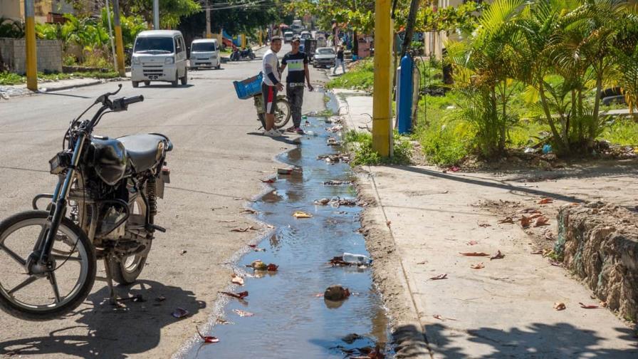 Atribuyen cuadros diarreicos en Villa Liberación al cúmulo de basura y cloacas colapsadas