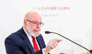 Pedro Vergés pone a circular su novela “Yo ya estaré lejos”