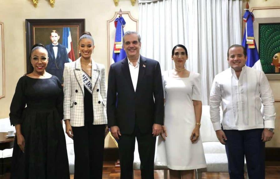 Presidente Abinader recibe a Andreína Martínez, Miss República Dominicana Universo