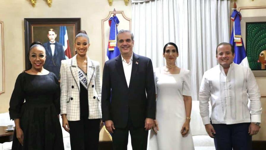 Presidente Abinader recibe a Andreína Martínez, Miss República Dominicana Universo