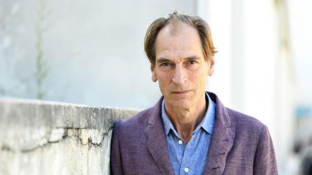 Reportan como desaparecido al actor Julian Sands tras excursión en California