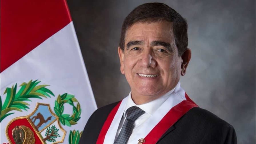 Presidente del Congreso de Perú pide a la población protestar pacíficamente Presidente del Congreso de Perú pide a la población protestar pacíficamente