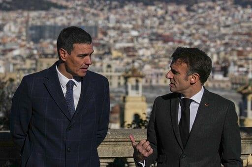 Presidentes Sánchez y Macron se reúnen para firmar un tratado de amistad