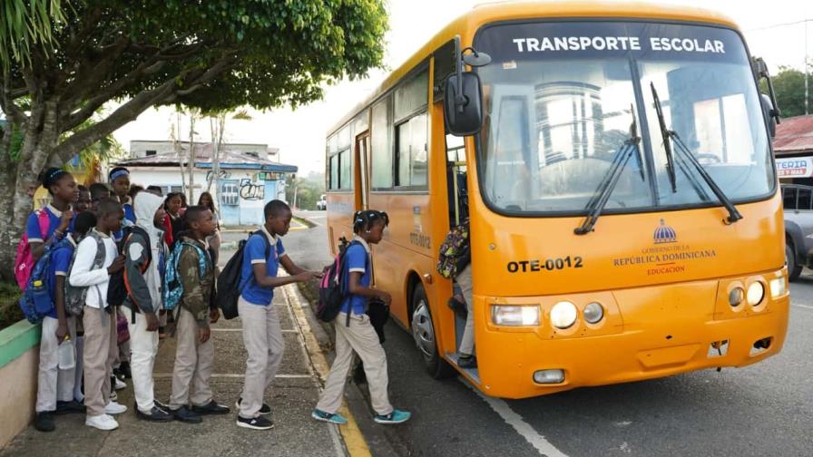 El Minerd extenderá el transporte escolar a Cambita, Palenque y Pedro Brand