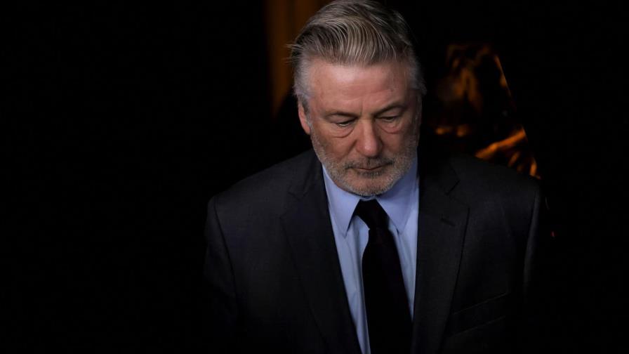 Fiscal formaliza cargos contra Alec Baldwin por la muerte de Halyna Hutchins