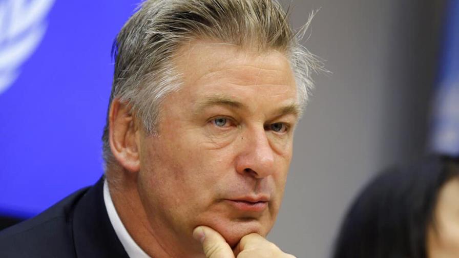 Alec Baldwin será acusado de homicidio involuntario por disparar en un rodaje