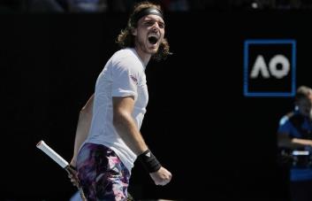 Tsitsipas y Sinner chocarán en 4ta ronda de Abierto Australia