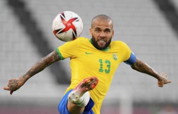 Envían a Dani Alves a prisión preventiva en Barcelona por presunta agresión sexual