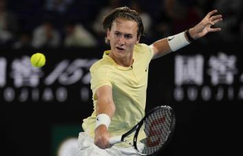 Korda, brillante, sorprende a Medvedev