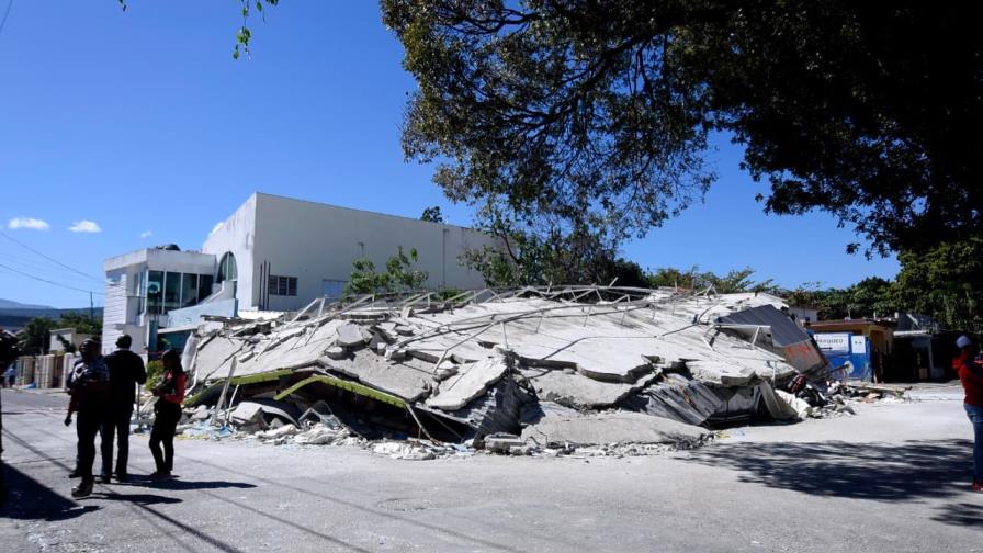 Multimuebles se compromete a mitigar daños por desplome de edificio en La Vega Multimuebles se compromete a mitigar daños por desplome de edificio en La Vega