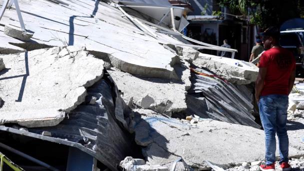 Inician investigación sobre derrumbe de edificio en La Vega