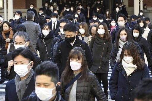 Japón relajará las medidas por COVID-19 tras degradar estatus