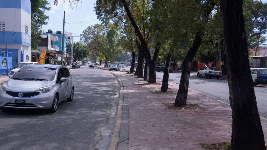 Residentes en tres sectores de SDE dicen recogida de basura se realiza con normalidad