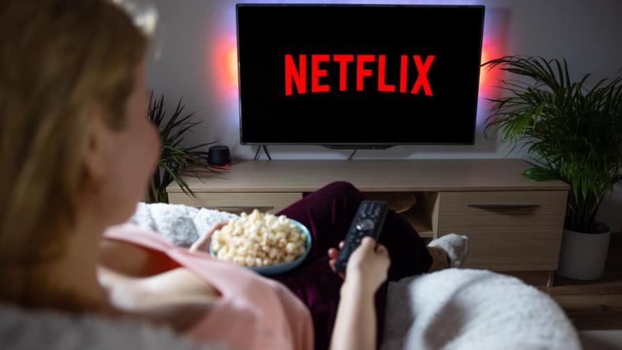 Netflix cobrará por compartir contraseña con quienes no vivan en la misma casa