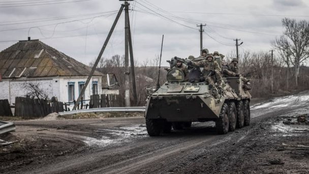 Los aliados aumentan su ayuda militar a Ucrania sin ponerse de acuerdo sobre los tanques alemanes
