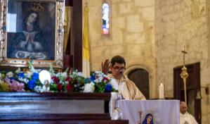 Párroco pide que no falte comida, trabajo y medicinas para que no haya más viajes en yola