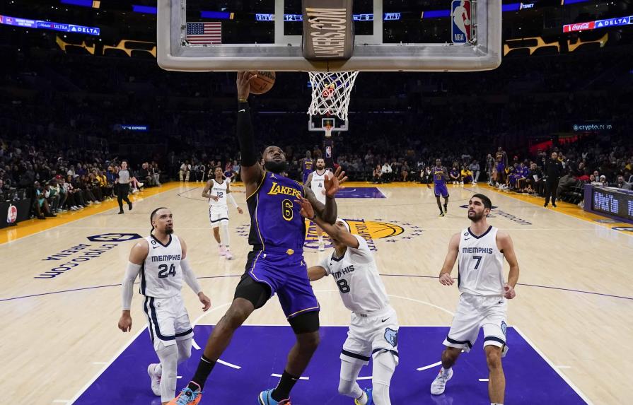 VIDEO | Remontada de Lakers frena racha de 11 victorias de Grizzlies