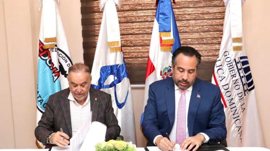 Inefi y la Federación de Natación firman convenio de colaboración Inefi y la Federación de Natación firman convenio de colaboración