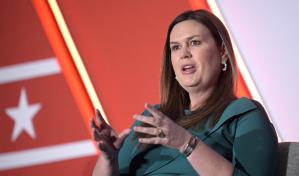 Nueva gobernadora de Arkansas prohíbe el uso del término Latinx