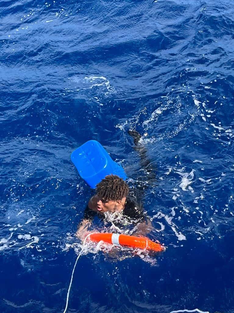 Armada rescata al noveno náufrago de 12 que iban en yola hacia Puerto Rico