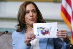Kamala Harris arremete contra esfuerzos para restringir aborto
