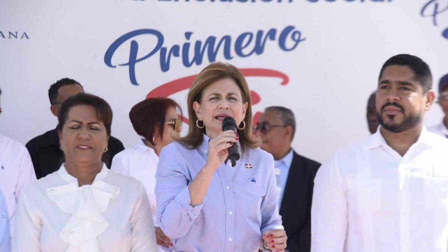 Vicepresidenta Raquel Peña inaugura obras y entrega ayudas sociales en Sánchez Ramírez Vicepresidenta Raquel Peña inaugura obras y entrega ayudas sociales en Sánchez Ramírez